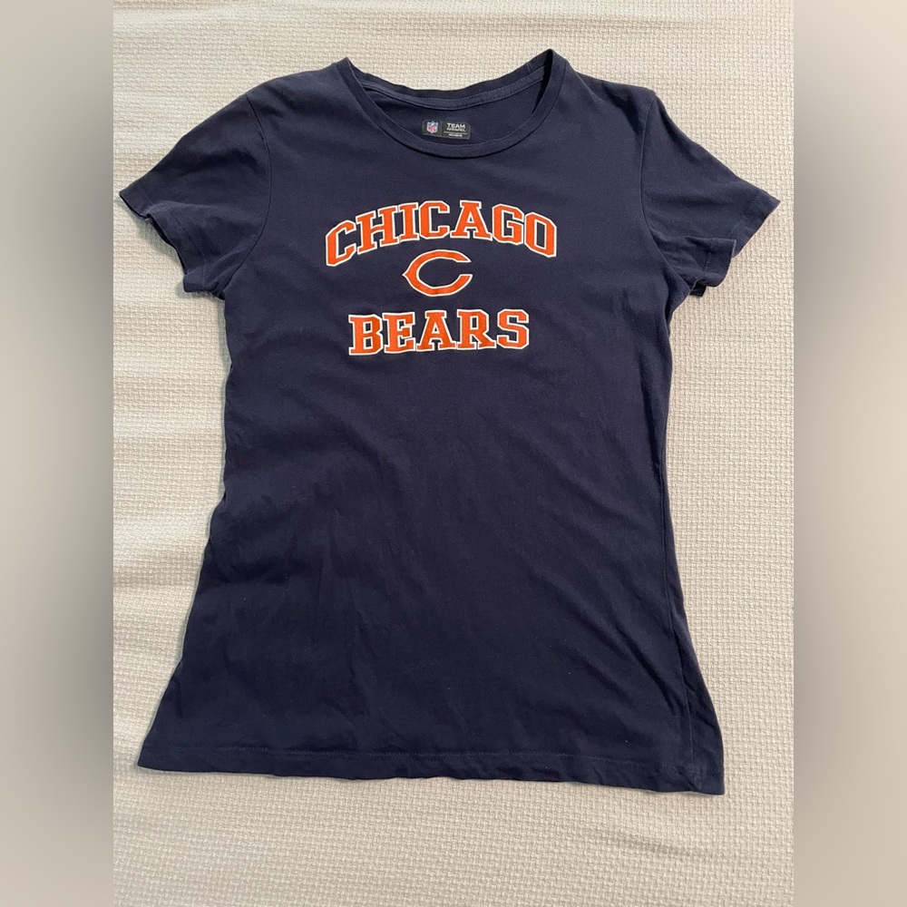 Women’s large Bears tee